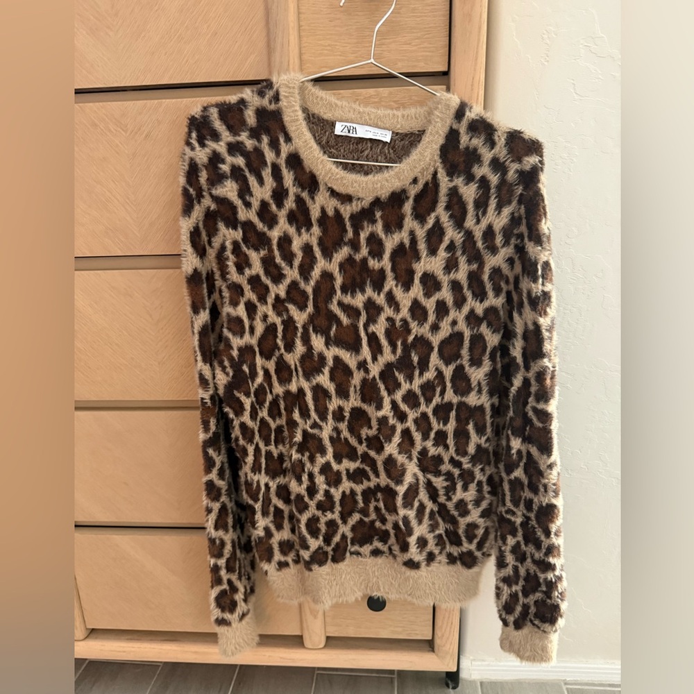 Zara fuzzy leopard sweater
